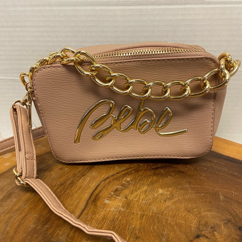 BEBE Giana. camera Bag in Dusty Rose. EUC